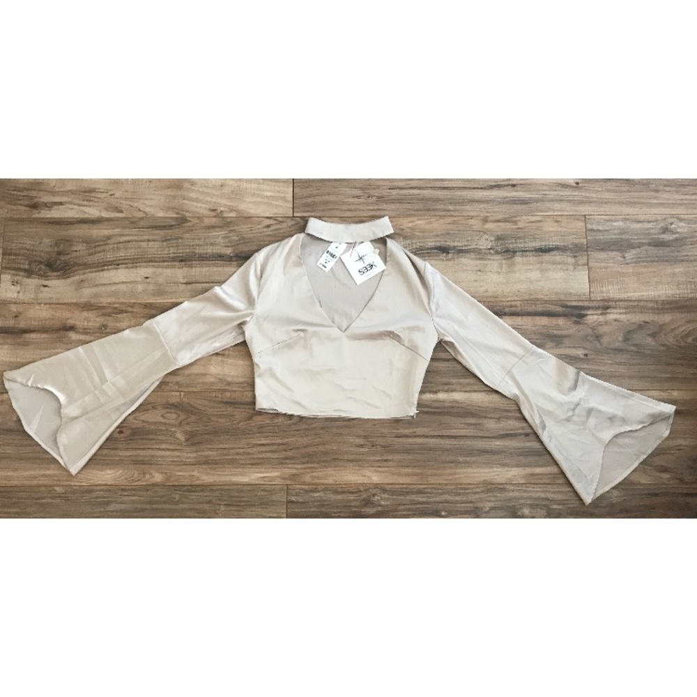 SEEK the label satin bell-sleeve crop